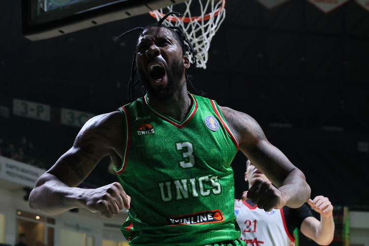 «Мы смазали столько трёхочковых! Это ужас!» УНИКС мчится к полуфиналу