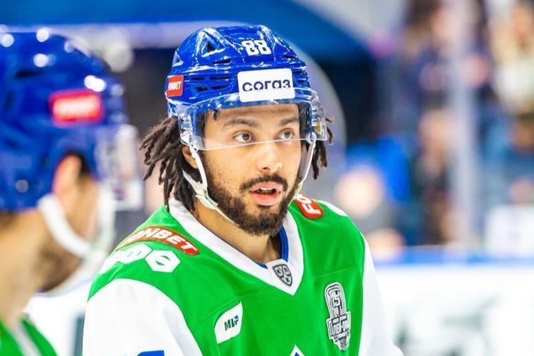 Топ-10 событий КХЛ: рекордный матч Квартальнова, продление Разина, Хо-Сэнг – в «Салавате Юлаеве»