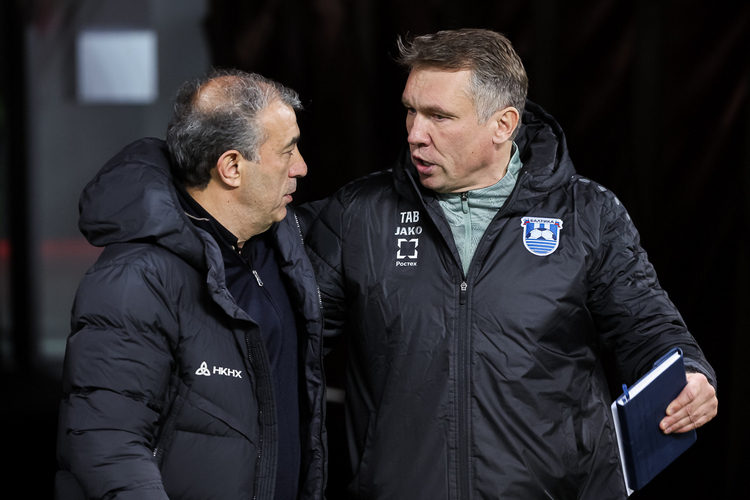 «У «Рубина» нет игры, кроме как делать забросы на Даку». Как Талалаев переиграл Рахимова