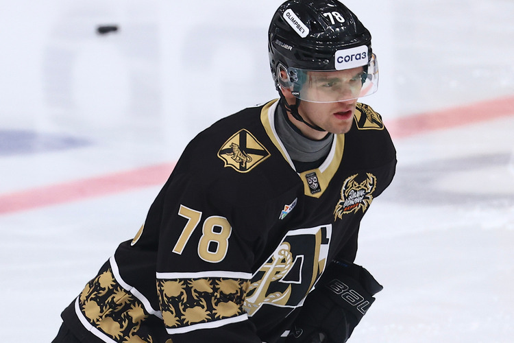 «Адмирал» и «Спартак» совершили обмен с участием пяти хоккеистов