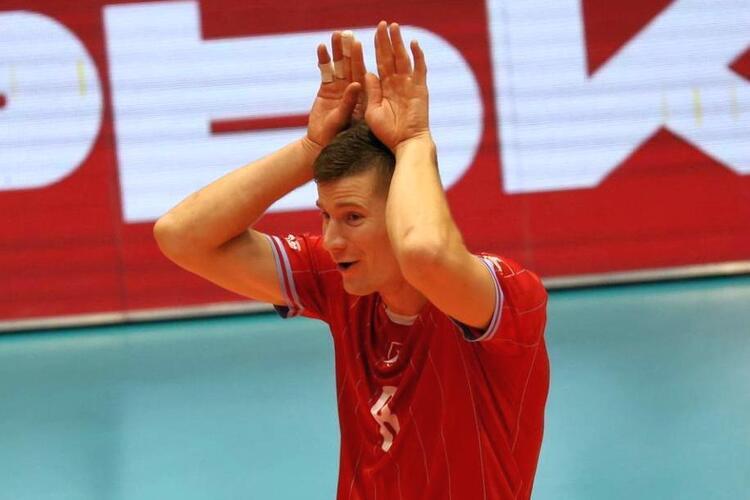 Данани сыграл в форме Аргентины, Николов начал с «сухаря», а «Горький» и «Ярославич» – с сенсаций. Итоги 1-го тура суперлиги