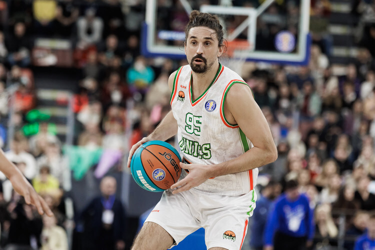 «Играл и с Кобе, и с Леброном. Тяжелее всего было с Уэйдом». Швед ответил на вопросы подписчиков