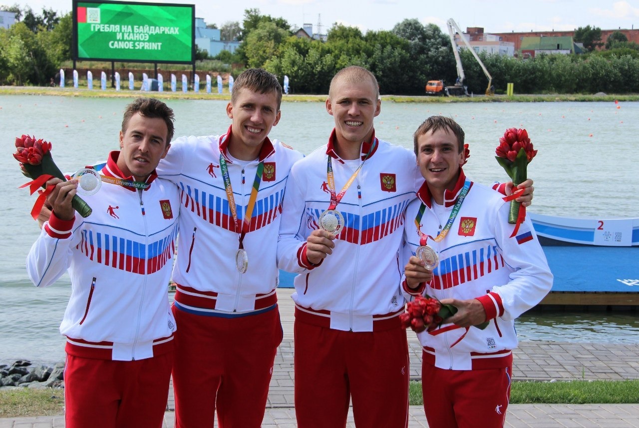 Семеро спортсменов. Универсиада 2013 гребля. Голуби спортсмены медалисты.