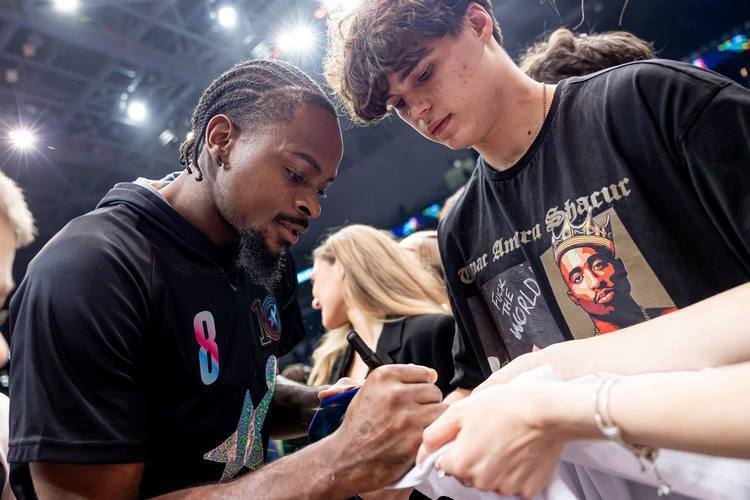 Новичок УНИКСа устроил шоу на Матче звёзд. С такими данками он мог бы победить в НБА!