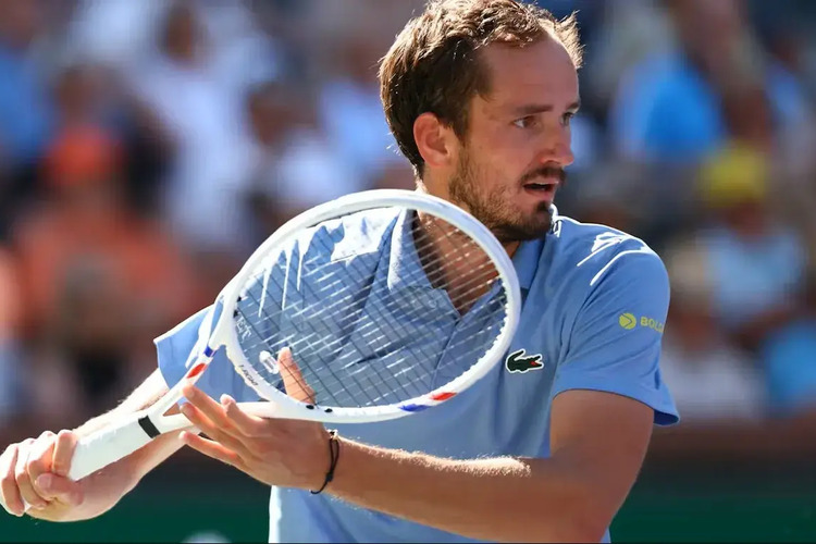 Медведев обыграл первую ракетку мира Алькараса и вышел в финал Индиана-Уэллса