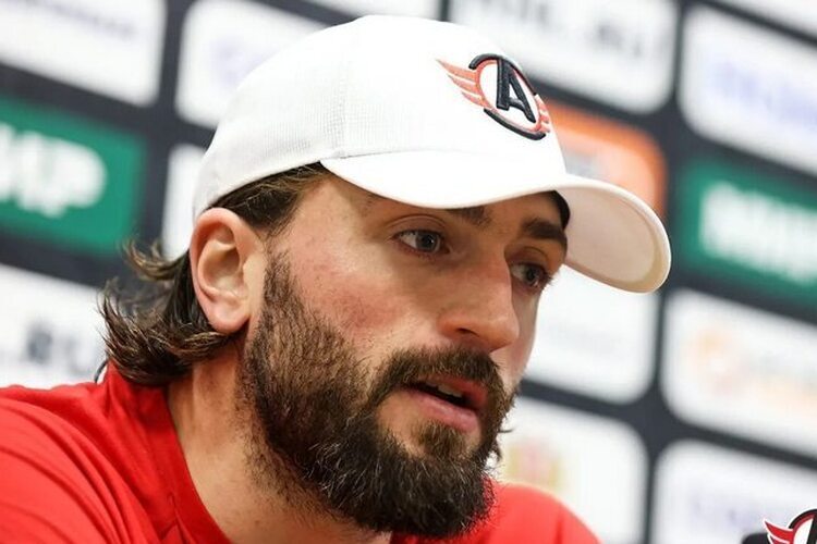 День до конца дедлайна переходов КХЛ: Эберт – в ЦСКА, Коледов – в СКА