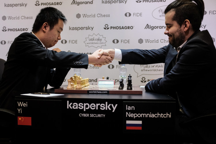 Больше никаких писем про СВО: что изменится в российских шахматах после рокировки в Азию
