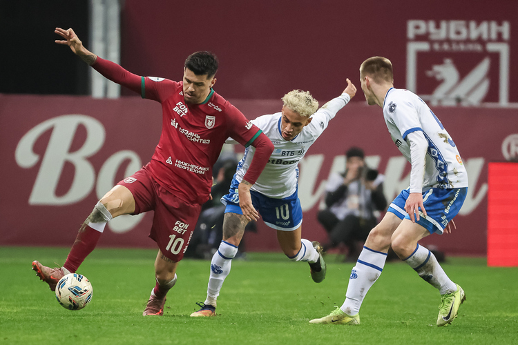 «Он обижается, что мы давно не пили вместе». «Рубин» сдержал «Динамо» Карпина