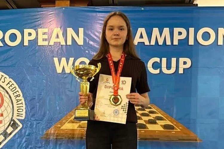 Татарстанская школьница стала чемпионкой Европы по шашкам 