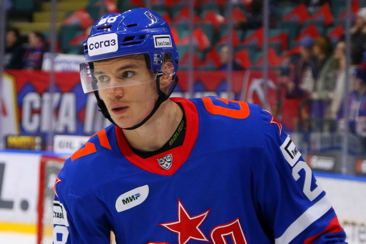 «Тампа-Бэй» вызвала татарстанца в НХЛ. «Ак Барс» боролся за него, но проиграл Ротенбергу   