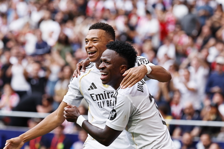 Мартынович и Сорокин – в старте, столпотворение у стадиона, хет-трик Мбаппе. «Реал» разгромил «Кайрат»