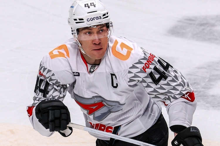 Топ-10 событий недели КХЛ: 1000 очков Шипачёва, травма Кузнецова, хет-трик Шарипзянова