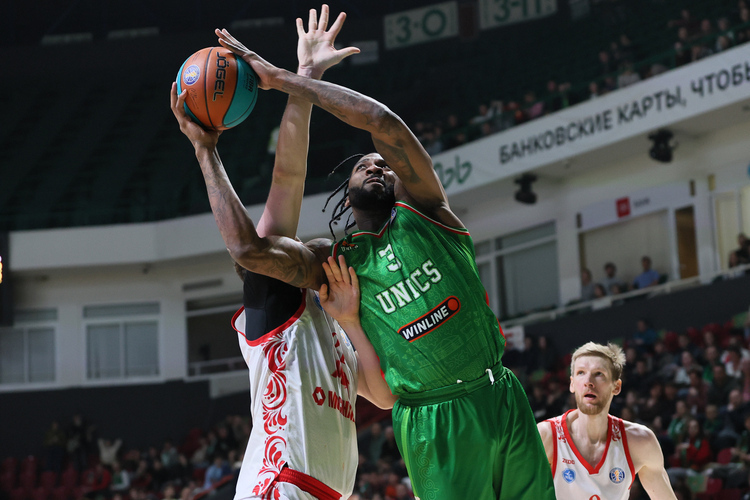 УНИКС стартовал в плей-офф с крупной победы над МБА-МАИ