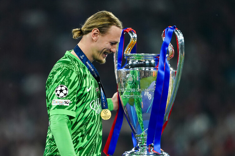 Жеребьёвка плей-офф ЛЧ: ПСЖ Сафонова сыграет с «Монако» Головина, «Ньюкасл» – «Карабах»