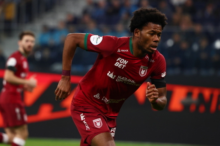 «Мой «Мерседес» поедет быстрее «Жигулей» – если мне его купят». «Рубин» дал бой «Зениту», а Рахимов  ответил критикам