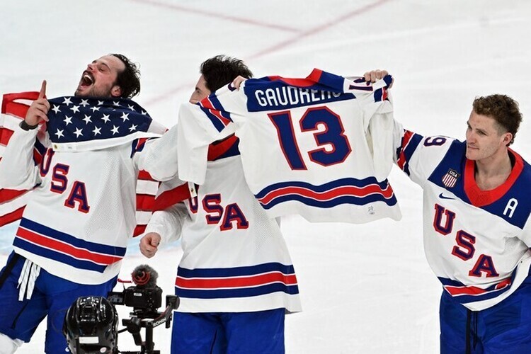 Красивый жест сборной США после финала с Канадой: почтили память Годро – покойного экс-лидера «Коламбуса» 