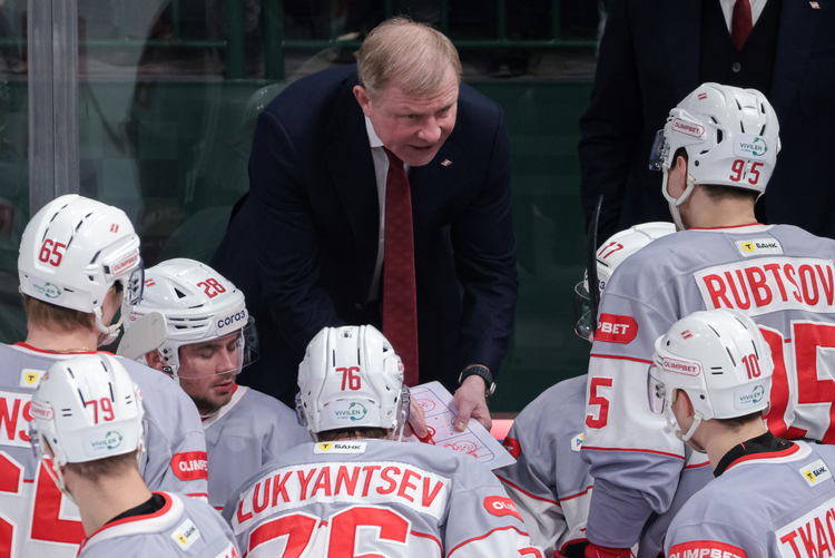 Топ-10 событий КХЛ: тройная симуляция Семёнова, погоня Шарипзянова за Ли, возвращение Жамнова