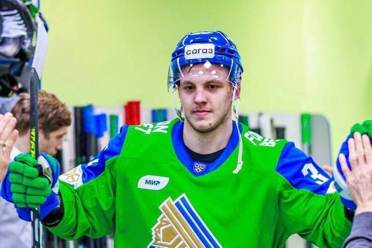 «Салават Юлаев» на два года продлил контракт с защитником Варловым