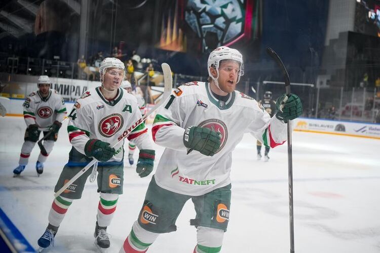 «Ак Барс» выиграл все четыре матча на Дальнем Востоке. У Семёнова – 4 очка с «Адмиралом»