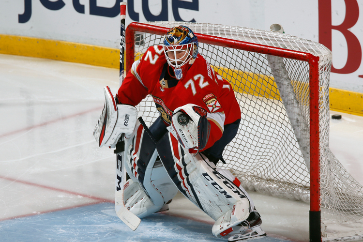 «Как шайба не зашла в ворота?» Сэйв Бобровского лишил звезду «Эдмонтона» лёгкого гола