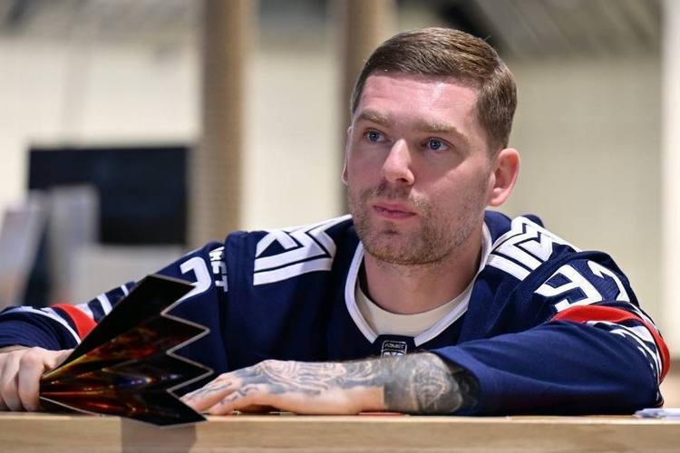 Топ-10 событий недели в КХЛ: конфликт Разина и Исакова, дебют Кузнецова в «Металлурге», новый тренер «Ак Барса»