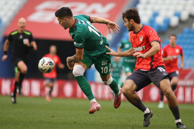 «Не соперник отдал мяч, а мы взяли его». 4 наблюдения по матчу «Акрон» – «Рубин»