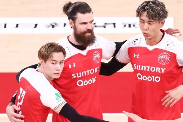 Тяжёлый дебют Клюки в Японии: два поражения от «Перуджи» и всего 13% реализации атак