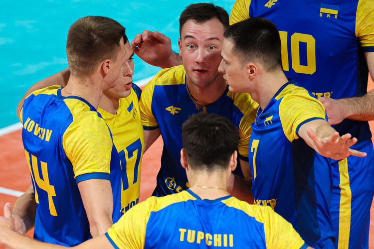 Плотницкий, Ерещенко и ещё шесть игроков отказались играть за Украину. Их называют предателями и хотят дисквалифицировать