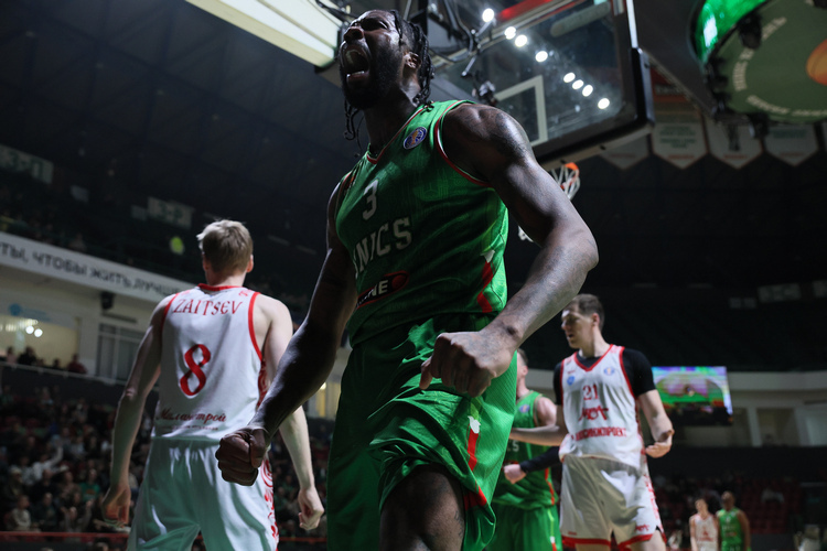 «Мы смазали столько трёхочковых! Это ужас!» УНИКС мчится к полуфиналу