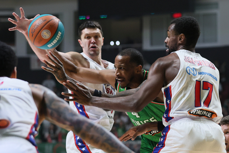 УНИКС сыграет с ЦСКА в финале Winline Basket Cup