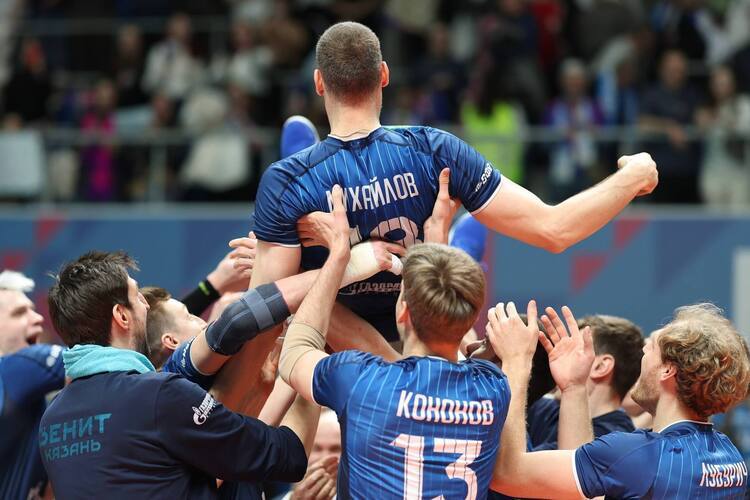 Грандиозный день Михайлова: победил в зенитовском дерби, сыграл 700-й матч за Казань, вошёл в Зал славы