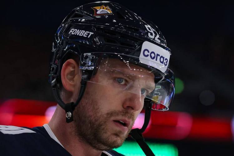 Топ-10 событий КХЛ: новый рекорд «Ак Барса», Самонов – в ЦСКА, отстранение Кузнецова