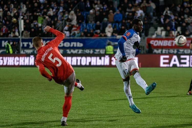 КАМАЗ обыграл в Кубке России лидера Первой лиги. Победу увидели легенды «Спартака» и «Блестящие» 