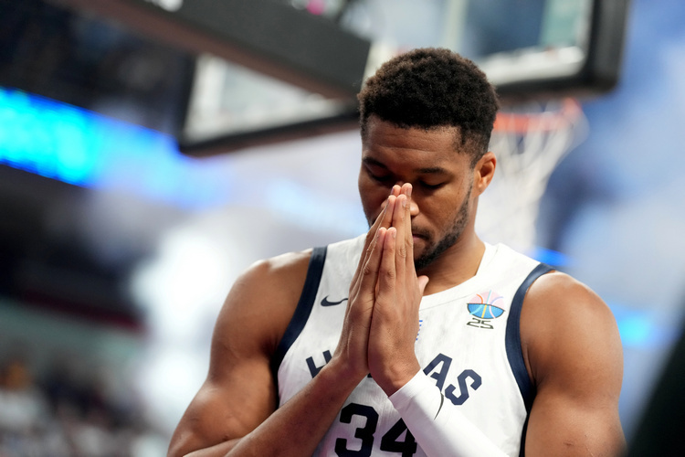 «Милуоки» готов обменять главную звезду клуба Янниса Адетокумбо