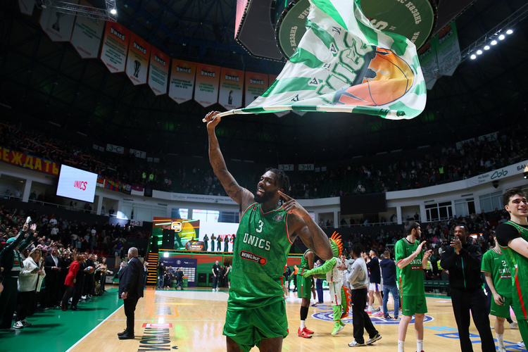 «Просто суперигра!» УНИКС потрепал нервы, но впервые обыграл ЦСКА и вернул себе первое место