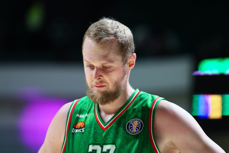 Баскетболист УНИКСа Лопатин – о пребывании в ОАЭ во время бомбёжки: «Я прямо видел всё»