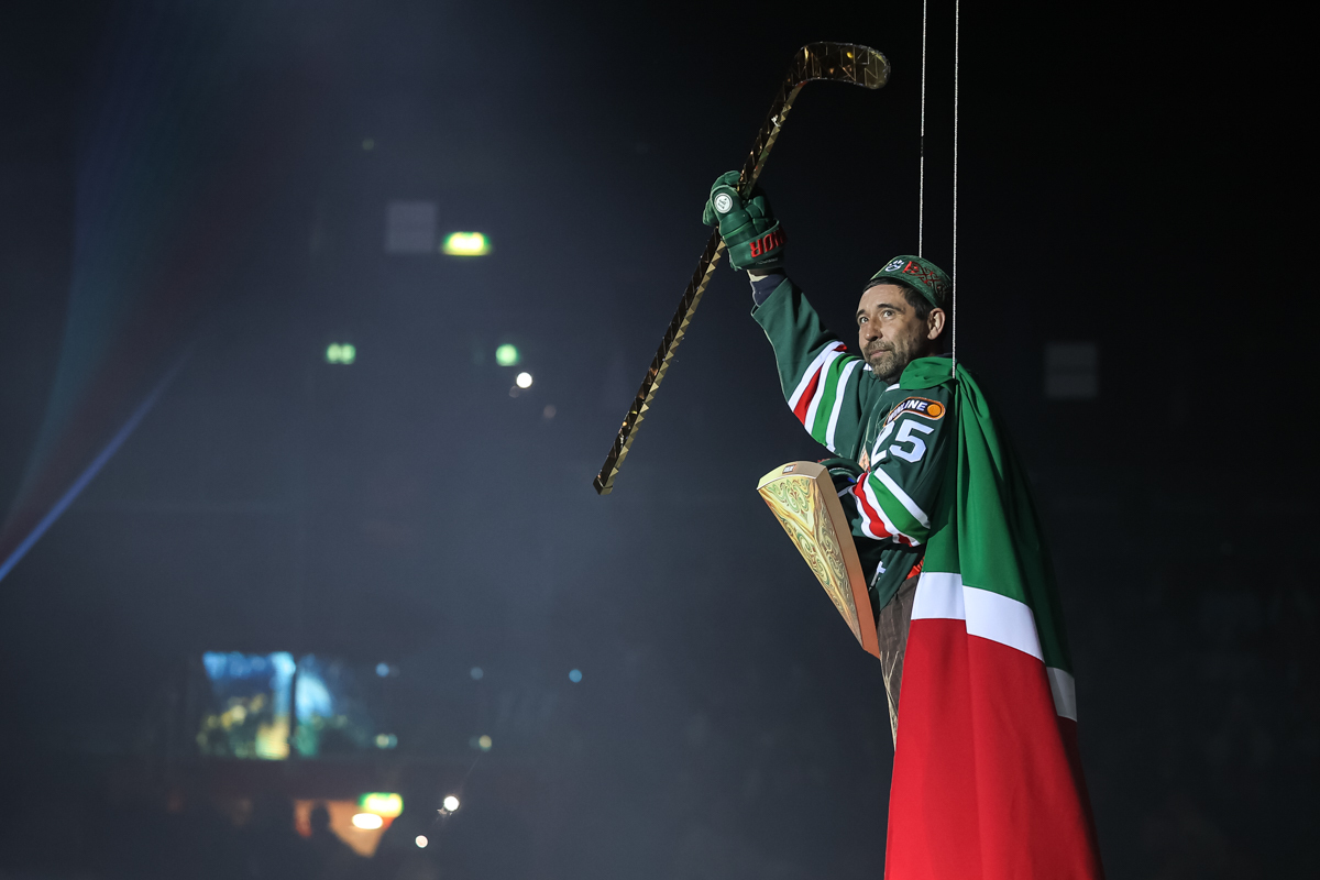 Первый матч в Казани – вау: полёт Зарипова, победа «Ак Барса» в овертайме, камбэк «Трактора» за 20 секунд до конца